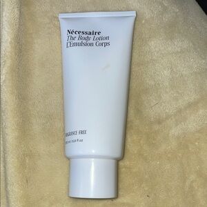 Necessaire the body lotion